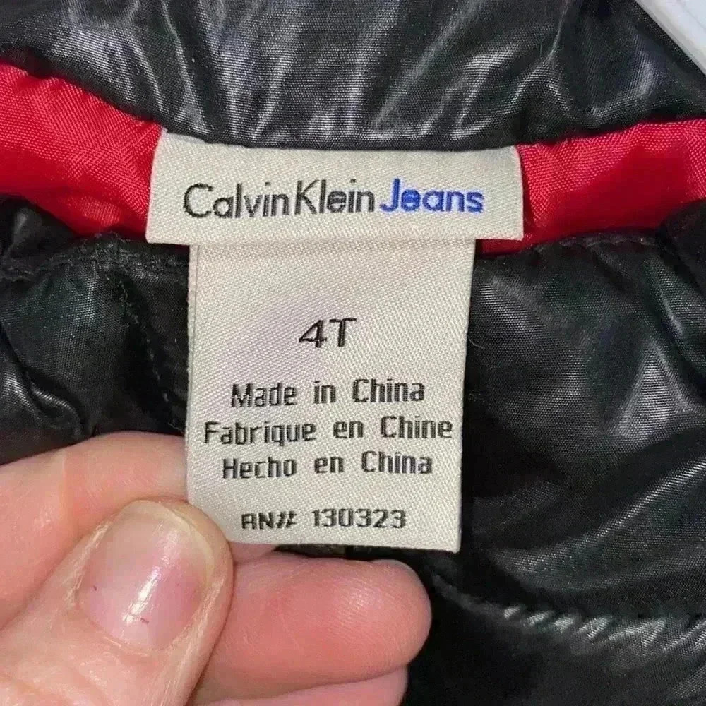 Toddler Calvin Klein Jeans Puffer Vest size (4T) - Picture 4 of 6